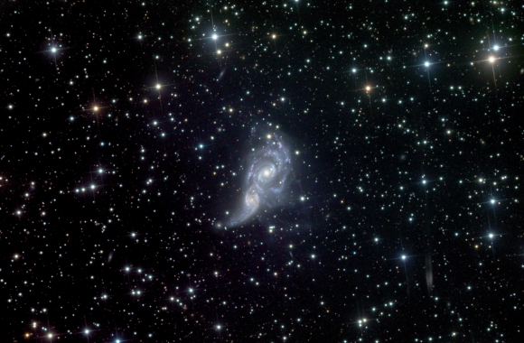 NGC 2207 Galaxies Colliding working